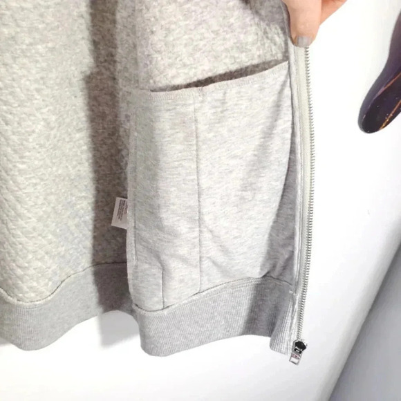 H&M Quilted Jacket Dove Grey Silver Medium Soft Comfy Gray Zipper Crew Collar M - Picture 12 of 16